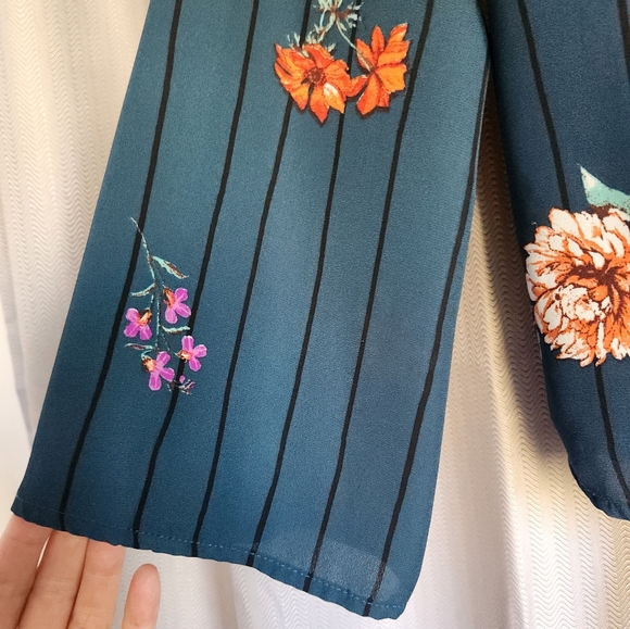 Striped Floral Blouse - Picture 5 of 5